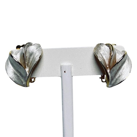 Vintage Gold Tone With Silver Tone Leaf Links Necklace & Clip On Earrings (5873) - Picture 7 of 10